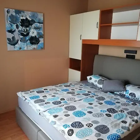 Danijela Tomicic Apartment Lopar